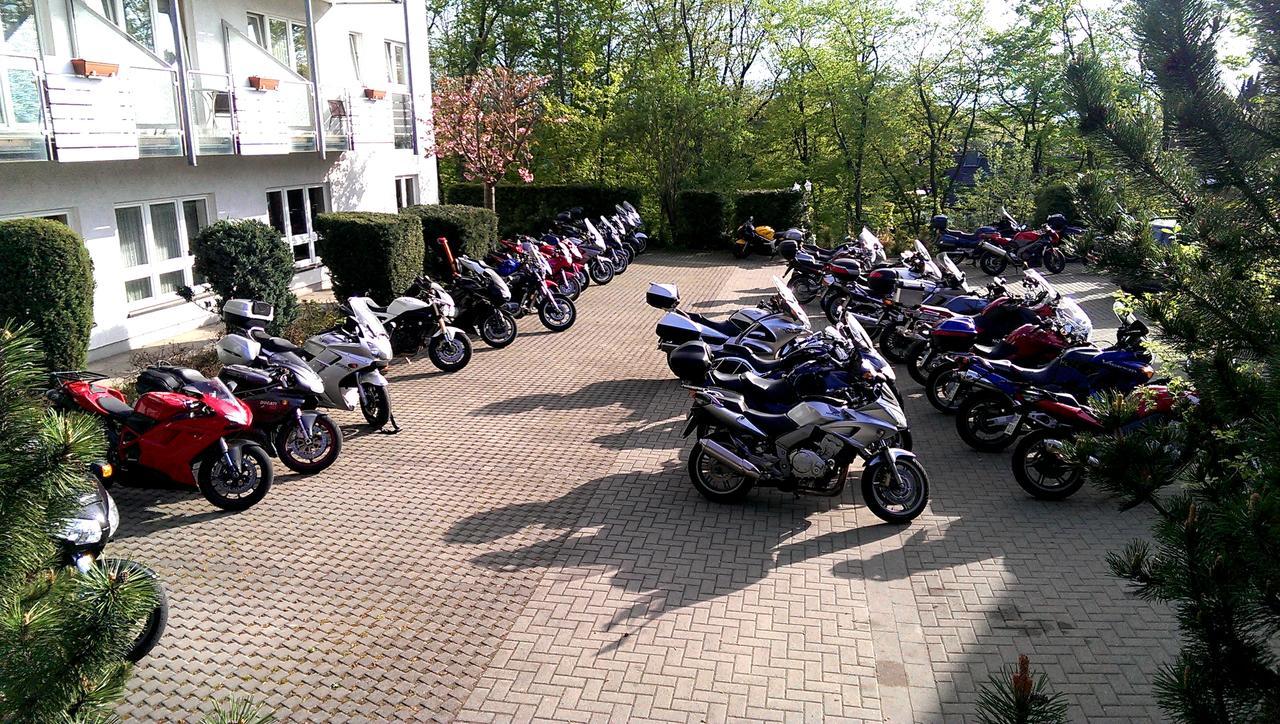 Hotel Heikenberg บัดเลาเทอร์แบร์ก ภายนอก รูปภาพ